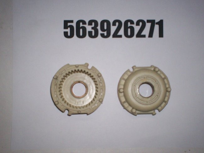 563926271